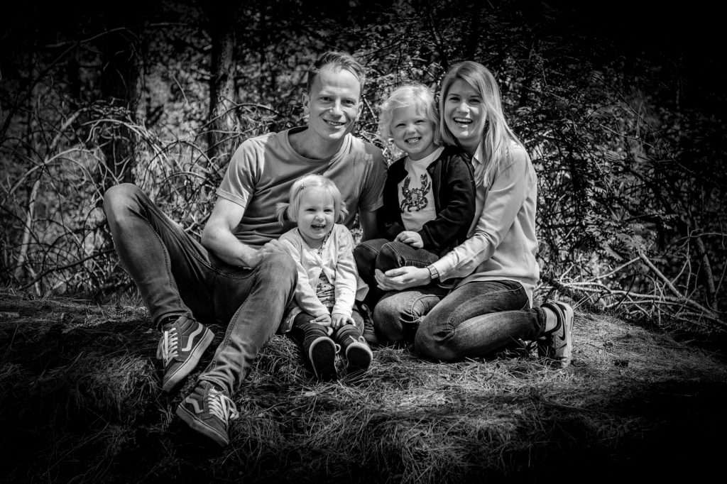 Gezinsfotografie in een mooi bosrijk gebied