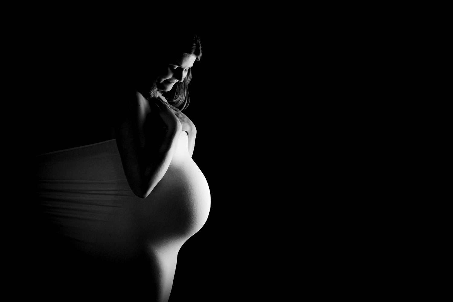 Zwangerschapsfotografie Een mooie fotoshoot van je bolle buik als je ongeveer 34 weken zwanger bent. Bolle buik fotoshoot